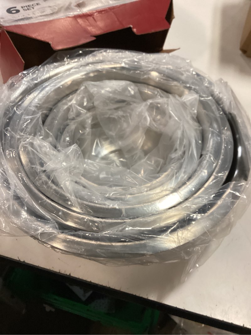 Condition photo showing New/Like New for finedine stainless steel mixing bowls set, dishwasher safe, 6 piece metal mixing bowls for kitchen, nesting, large, small, big food prep, cooking, baking 6 pack stainless steel