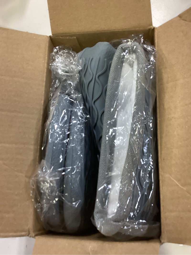 Condition photo showing Good Condition for Silicone Oven Mitts, Heat Resistant 2PCS Oven Mitts with Soft Cotton Lining, Waterproof Non-Slip Grip Oven Glove, Kitchen Potholder Mits for BBQ, Baking, Cooking, 12.5 Inch - Grey Gray