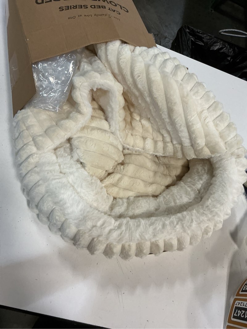 Condition photo showing Good Condition for cheerpals cat cave bed for indoor cats, washable covered cat bed hooded kitty bed soft fluffy pet bed for puppy and small dog(white)