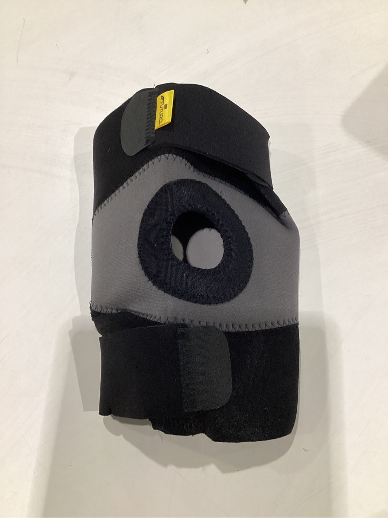Condition photo showing Good Condition for FUTURO Performance Knee Support, Ideal for General Support and Exercise, Large Large (Pack of 1)