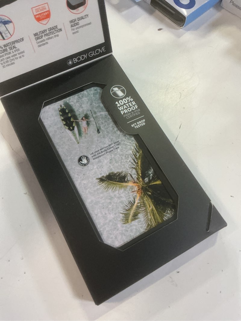 Condition photo showing New/Like New for body glove tidal waterproof phone case for iphone 16 - black/clear