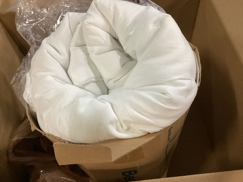 Condition photo showing Good Condition for Bedsure Queen Comforter Set, White Soft Prewashed Bedding for All Seasons, 3 Pieces GentleSoft™ Bed Set, 1 Lightweight Comforter (90"x90") and 2 Pillowcases (20"x26") Queen(90"x90") 02 - White