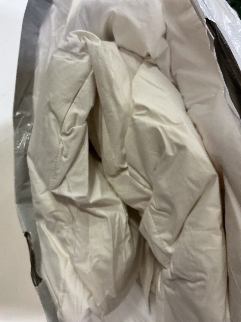Condition photo showing As Is for puredown Goose Feather Down Fiber Comforter Twin Size, Lightweight 100% Cotton Duvet Insert Medium Warmth, Cloud Soft Hotel Luxury Collection Bedding Comforters White 68"x90" Lightweight-white Twin