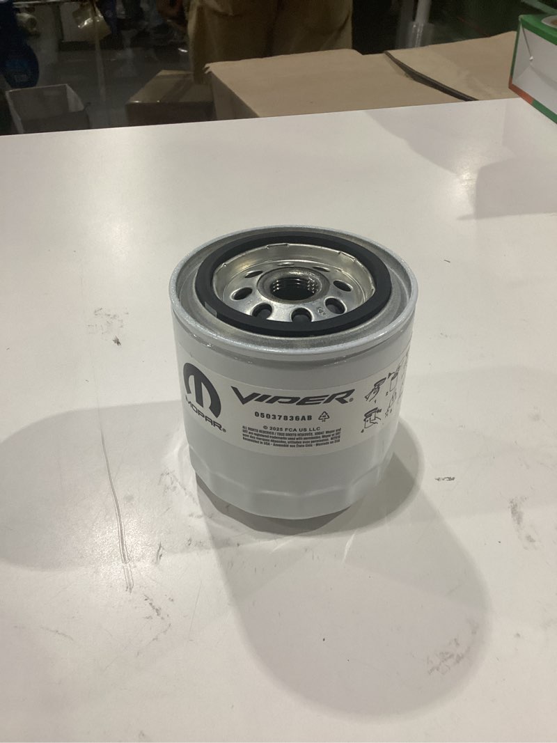 Condition photo showing Good Condition for genuine chrysler (5037836ab) engine oil filter