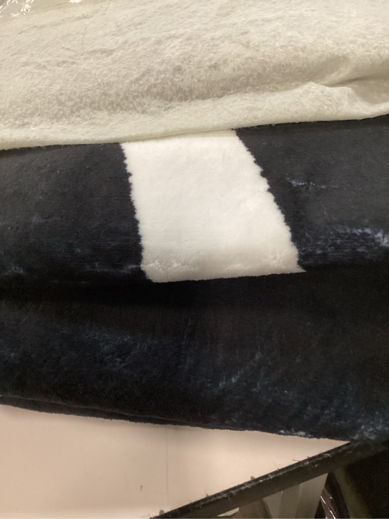 Condition photo showing Good Condition for yihouse modern washable area rug for living room bedroom - large abstract black and white rug non-slip ultra-thin home decor (dark curve, 5'x7'ft) dark curve 5' x 7' (rectangular)