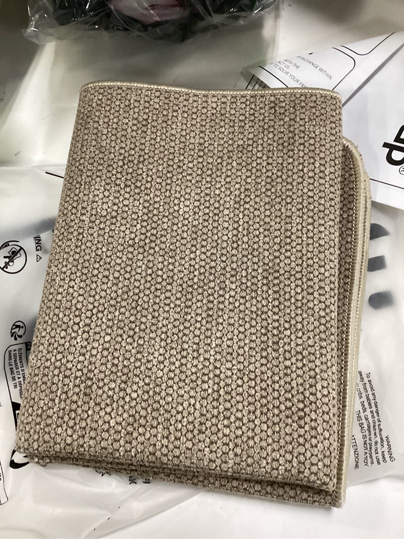 Condition photo showing Good Condition for Bath Mat,Ultra Thin Bathroom Rugs,Rubber Bath Mats for Bathroom,No Slip Bath Rugs,Quick Dry,Machine Washable,Low Pile,Absorbent,Shower Outside,Sink,Home Decor Accessories.Beige,1'8"x2'8"(20x32inch) Beige 1'8" x 2'8" (Rectangular)