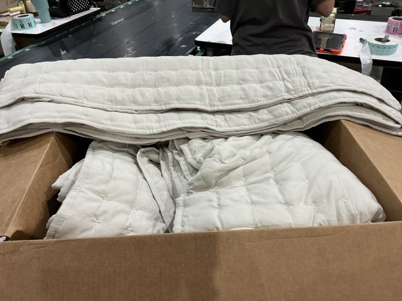 Condition photo showing As Is for not exact similar to to  comforter set king size - cotton fabric with microfiber inner fill, linen color purewoven soft bed set for all seasons, 3 pieces, 1 comforter (104\\\\\\\" x 90\\\\\\\") and 2 pillow cases (20\\\\\\\" x 36\\\\\\\") 03 - linen color king