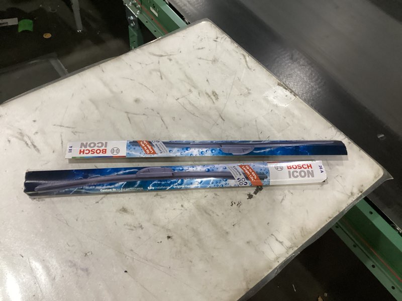 Condition photo showing New/Like New for BOSCH 26A18A ICON Beam Wiper Blades - Driver and Passenger Side - Set of 2 Blades (26A & 18A) Front (26A & 18A) ICON Combo Pack (Front)