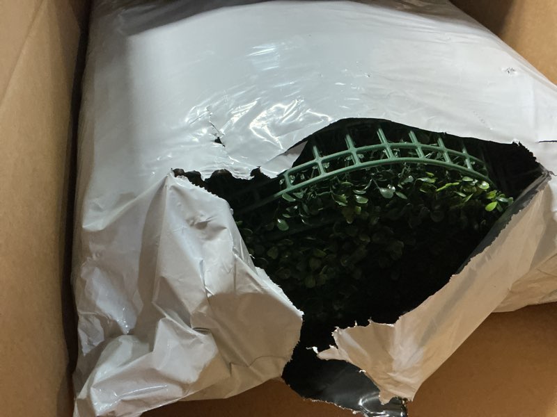 Condition photo showing Good Condition for boxwood panels 20x20 inch grass wall panels-12 pack artificial boxwood panel for greenery wall backdrop