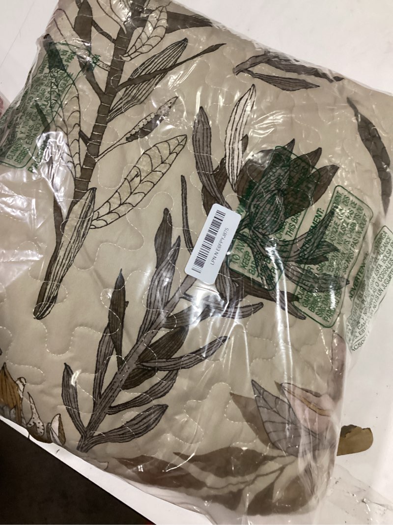 Condition photo showing Good Condition for dintszyayue quilt queen size brown, 3 pieces boho floral bedspread bedding for queen size bed, soft lightweight microfiber coverlet set for all season quilt with 2 pillowcases brown queen96"x90"