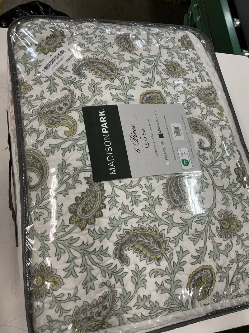 Condition photo showing New/Like New for madison park king quilt set cotton coverlet set with cotton filling for king size bed, all season, lightweight king cotton quilt include shams, & décor pillows, dawn, king/cal king sage green 6 piece sage green king/cal king