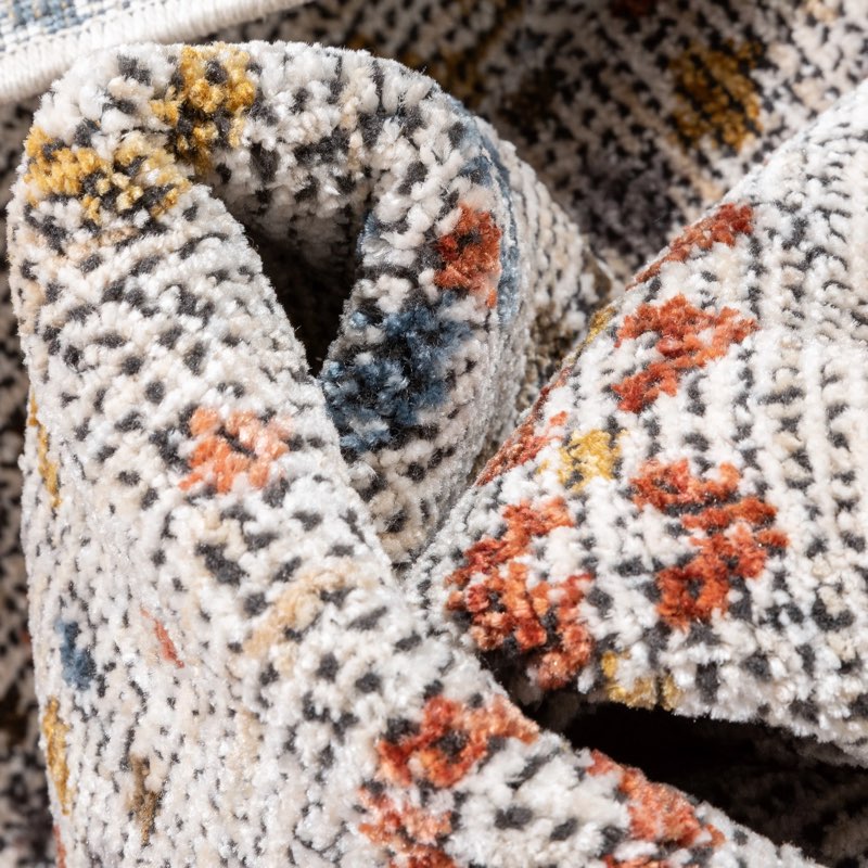 Well Woven Magikthias Ivory Vintage