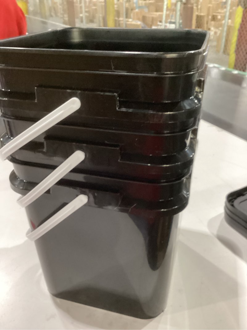 Mumufy 3 Pcs 3.5 Gallon Square Food Grade Bucket with Lid Square Bucket Pail with Plastic Handles fo