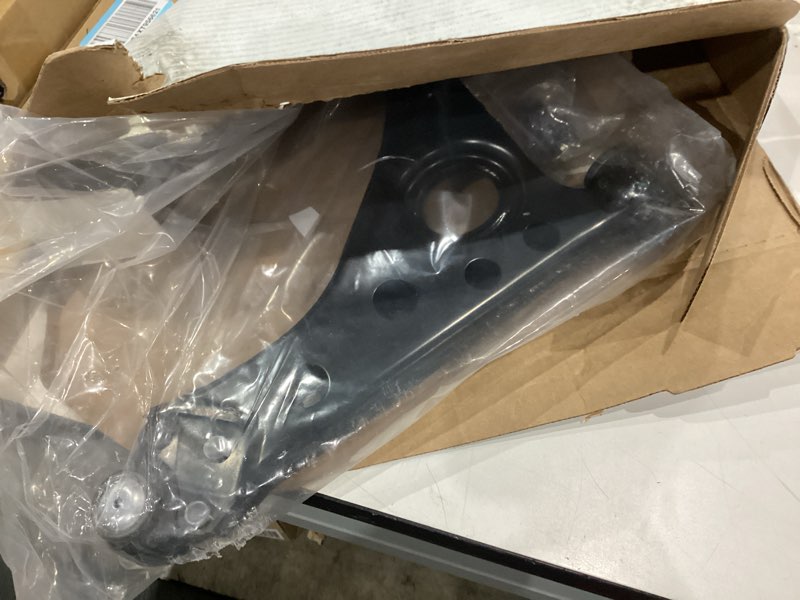 Condition photo showing Good Condition for moog rk623137 suspension control arm and ball joint assembly front left lower