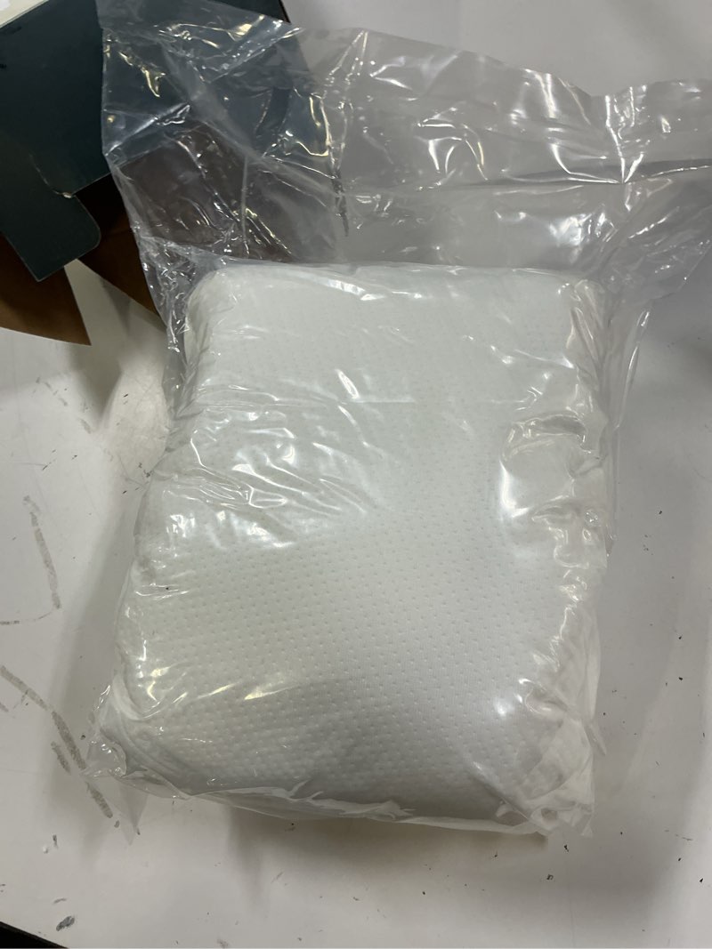 Condition photo showing New/Like New for plushdeluxe premium bamboo mattress protector – king size, waterproof, & ultra soft breathable noiseless washable bed mattress cover for comfort & protection - white
