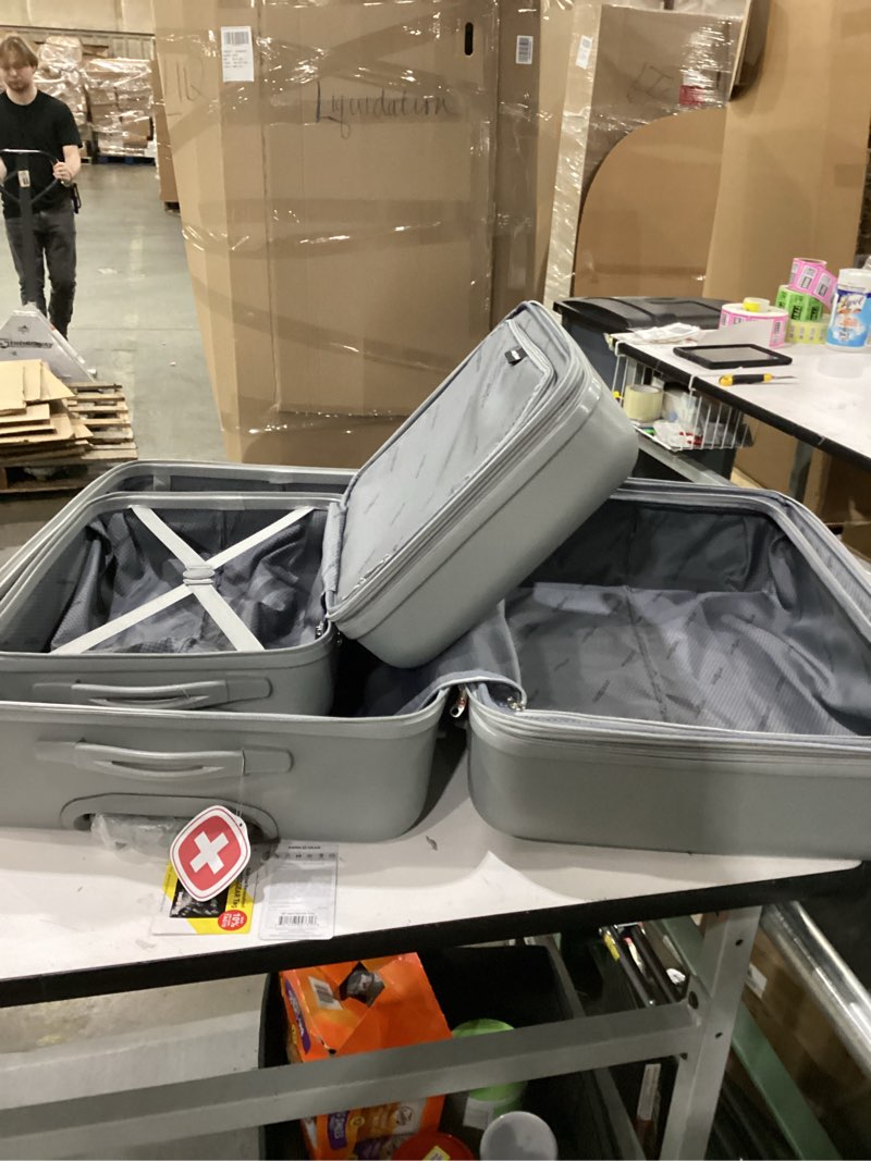 Condition photo showing Good Condition for swissgear 7366 signature hardside expandable luggage with spinner wheels, tsa lock, cup-holder, grey, 2-piece set (19/27) 2-piece set (19/27) grey