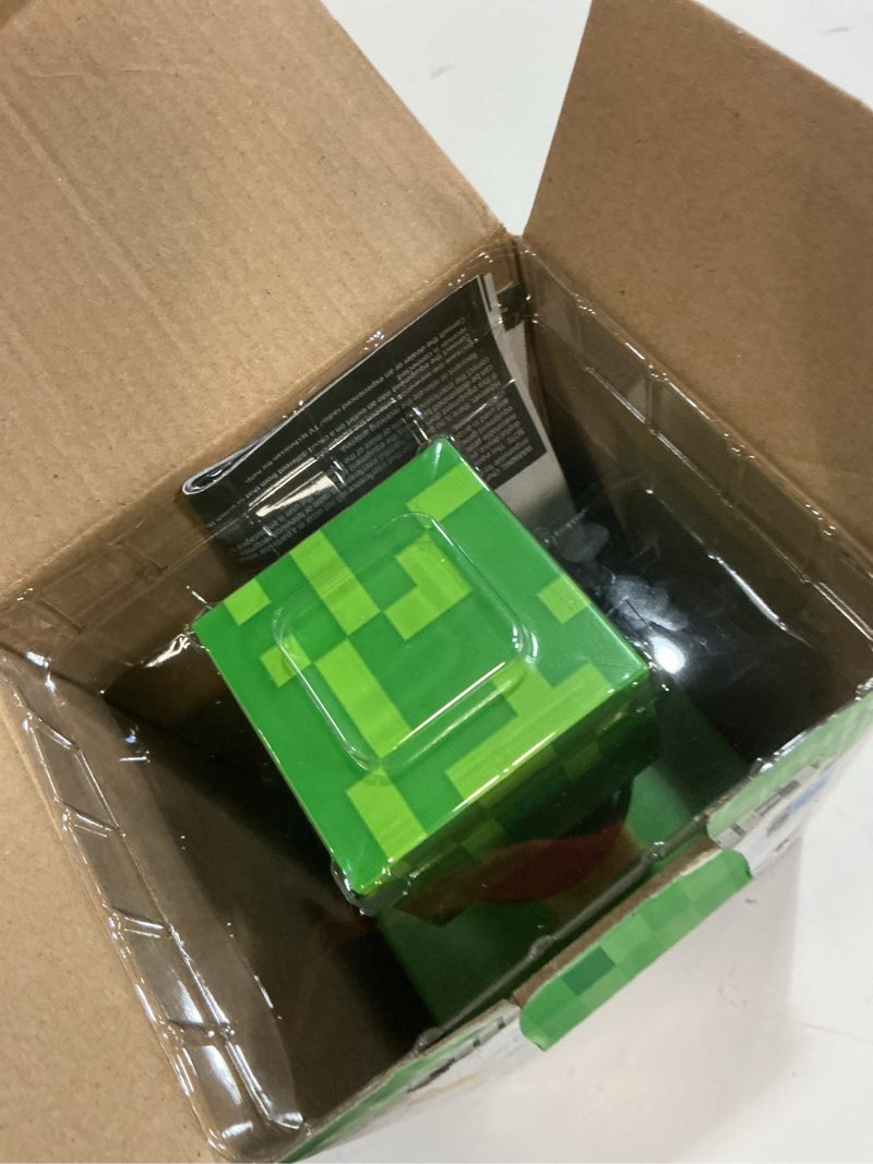 Condition photo showing Good Condition for paladone minecraft offical licensed creeper icon alarm clock and night light for kids and tweens, gaming room accessory - minecraft gamer enthusiast novelty gift