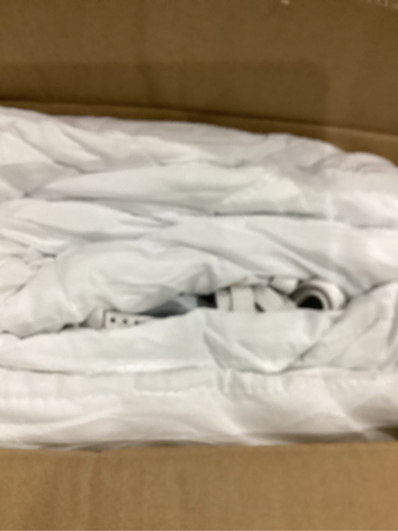 Condition photo showing Good Condition for sunbeam electric restful quilted heated mattress pad king 80" x 76" 12 heat settings 12-hour auto shut-off extra-cozy fabric deep pocket fit machine washable white quilted vertical king