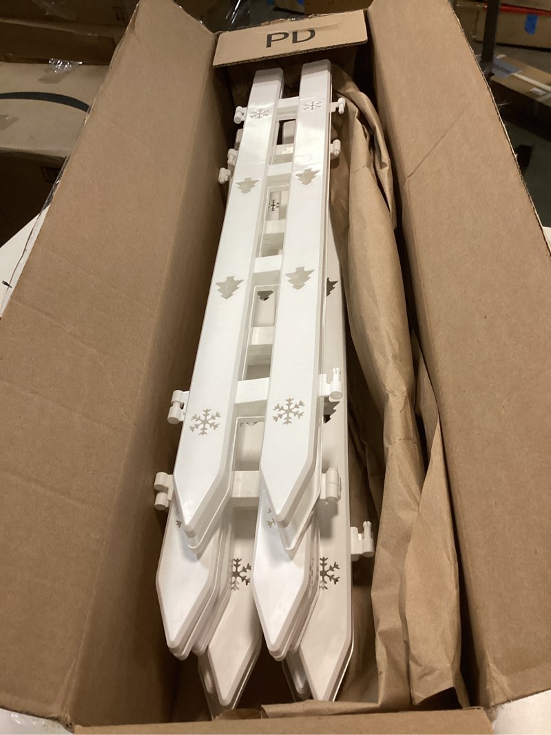Condition photo showing Good Condition for URATOT 15 Pieces White Plastic Picket Fence: 12 Inches, Stylish Decor for Pets, Kids & Parties White 15