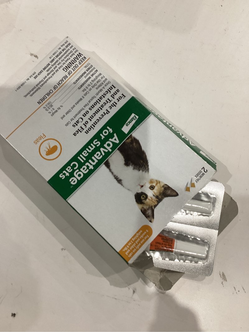 Condition photo showing New/Like New for advantage topical cat flea treatment and prevention for small cats 2-9 lbs. | apply flea drops monthly | 2 treatments 2 pack