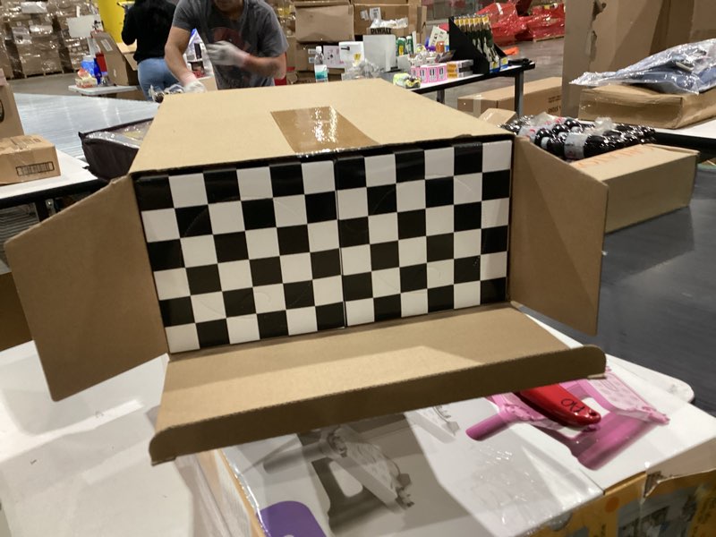 Condition photo showing Good Condition for Marsui 4.7 Inch Large Tissue Cube Boxes 2 Ply 7.18 * 8.7 Inch Facial Papers Large Tissues Boxes Cover Bulk Travel Size Face Facial Cube Pack Upright Face for Bathroom Kitchen Bedroom(Checkerboard)