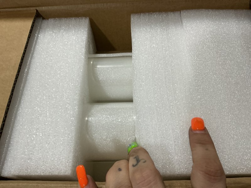 Condition photo showing Good Condition for sandraheer 12-pack white pillar candles with clear hurricane glass vases - 3-size set for wedding table centerpieces, home decor | windproof candle holders white 12