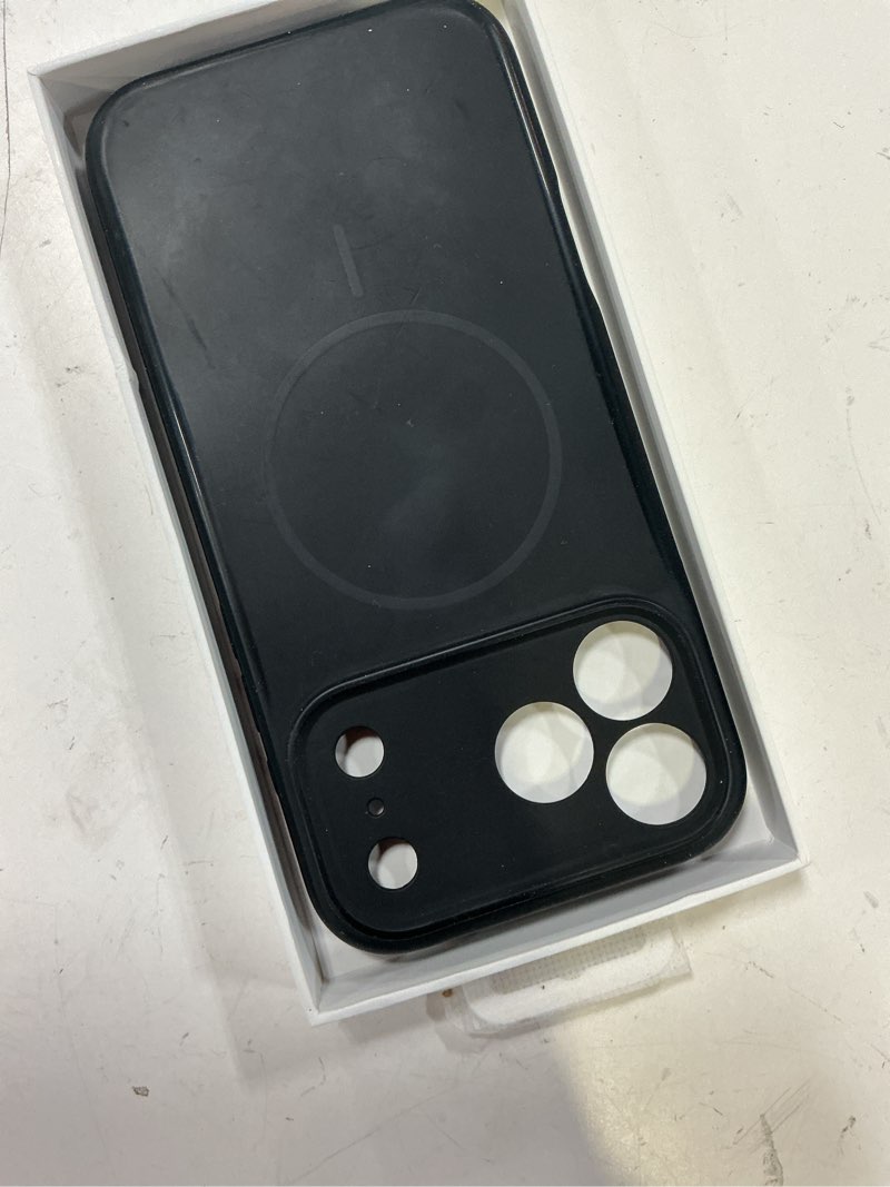 Condition photo showing Good Condition for apple iphone 17 pro max techwoven case with magsafe - black