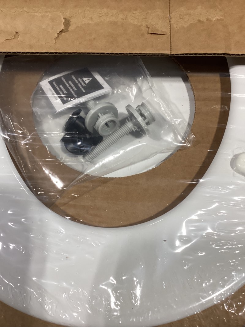 Condition photo showing New/Like New for bemis 500ec 390 toilet seat with easy clean & change hinges, 1 pack round, cotton white
