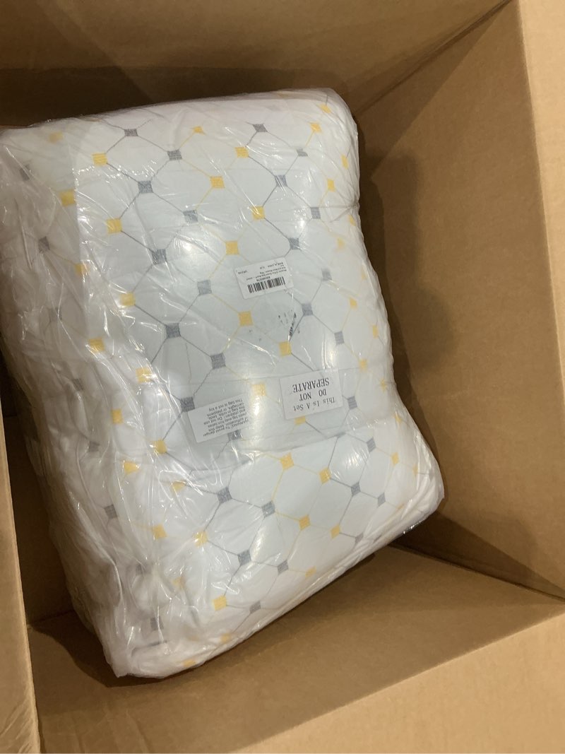Condition photo showing New/Like New for macarrie 12 pcs queen size bed pillows for sleeping standard size pillows bulk 20 x 30 inch gusseted pillow machine washable soft down alternative hotel pillow for stomach side and back sleeper, 750g