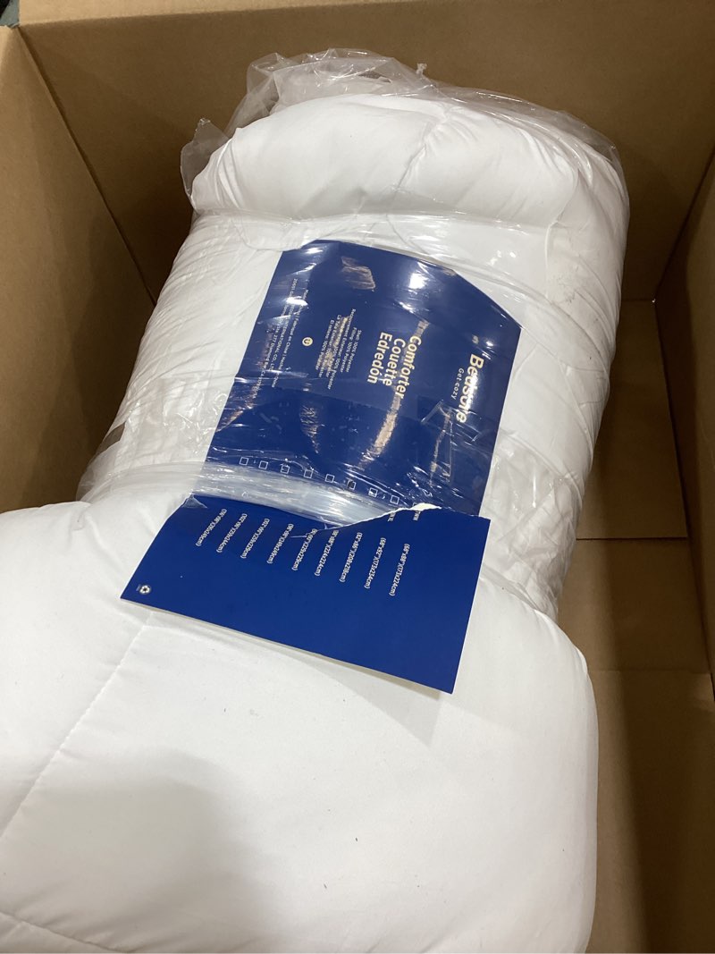 Condition photo showing Good Condition for Bedsure Comforter Duvet Insert - Quilted Comforters Queen Size, All Season Duvet, GentleSoft Down Alternative Bedding, with 8 Tabs, Gifts for Women/Men, White, Queen 88 x 88 Inches White Queen