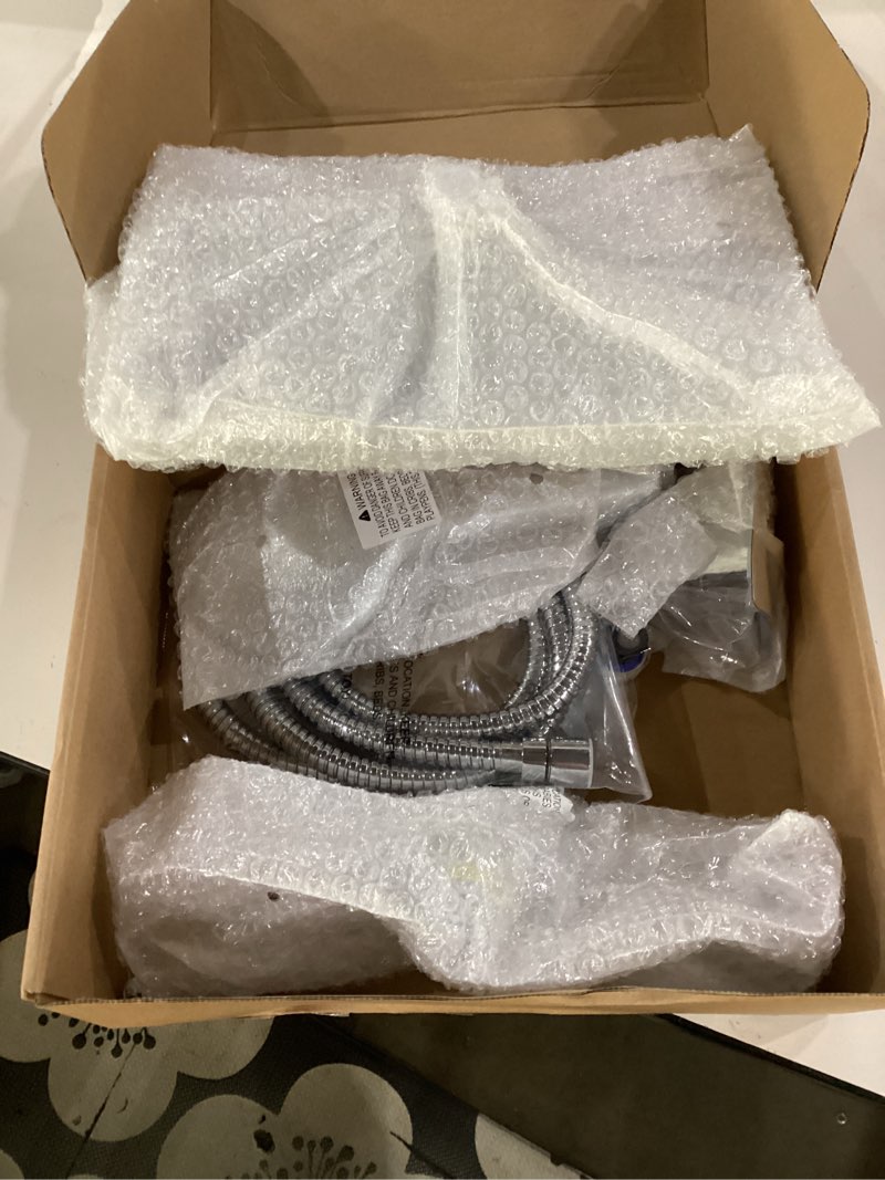 Condition photo showing Good Condition for veken 11.8" rain shower head with handheld, high pressure handheld shower with multi spray modes, rainfall combo with 15" metal extension arm, detachable dual shower, bathroom decor, chrome silver chrome 11.8 inch high pressure