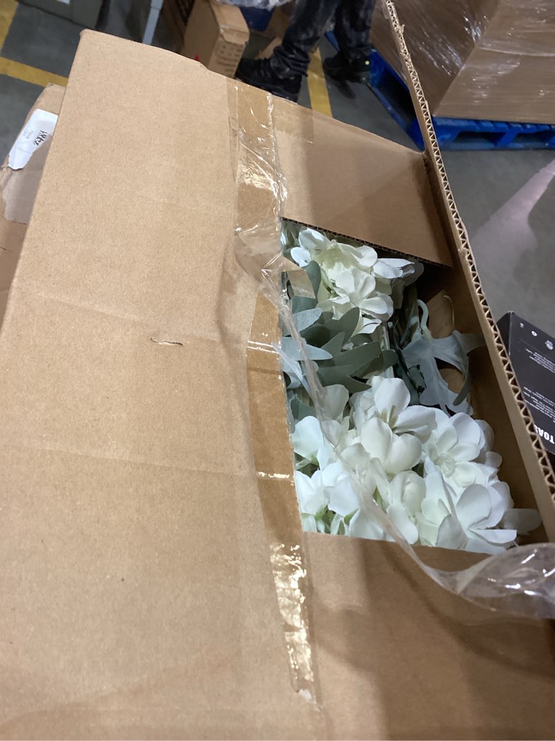 Condition photo showing item condition for 16Pcs White Delphinium Artificial Flowers 33.5'' Long Stem Silk Larkspur Flowers Bulk Faux Silk Flowers for Tall Vase Wedding Table Centerpieces Home Garden Outdoor Decor?White?