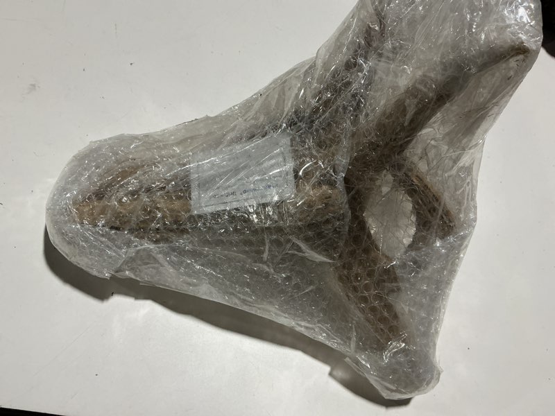 Condition photo showing Good Condition for majoywoo Natural Large Driftwood for Aquarium Decor Reptile Decor, Assorted Spider Wood Branch 11-14" 2 Pcs, Fish Tank Decoration Spiderwood 11 to 14 Inch(Pack of 2)