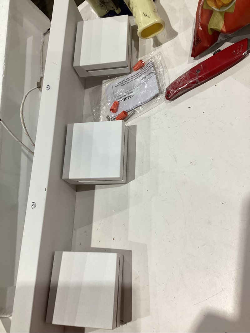 https://lotting-media.assets.bidfta.com/lotting_469eb467-754d-43e1-a176-858a02711ef7