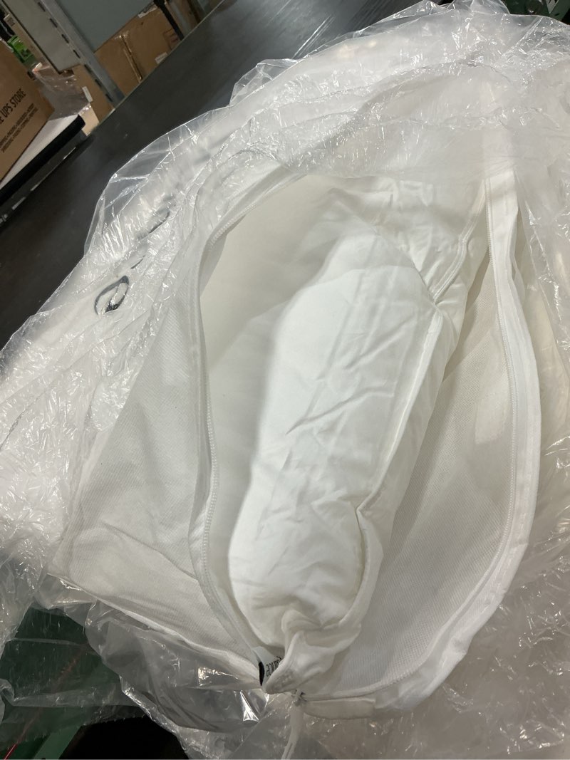 Condition photo showing Good Condition for premium down alternative pillow, standard, medium