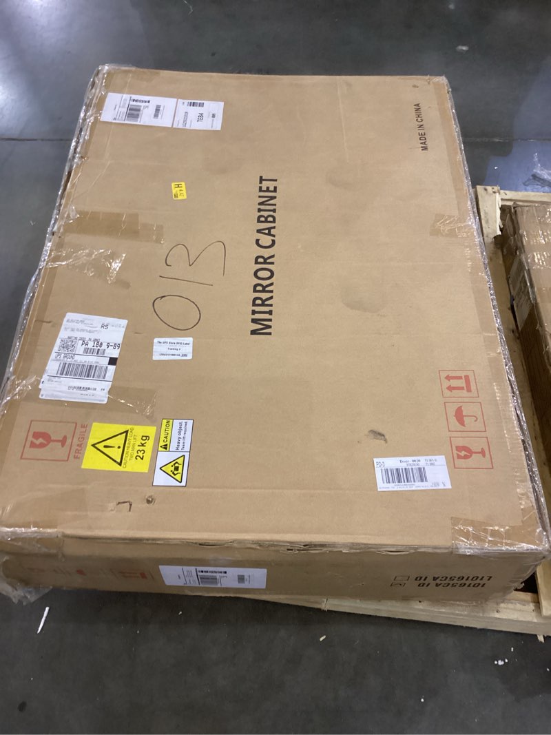 Condition photo showing Good Condition for Mirror cabinet