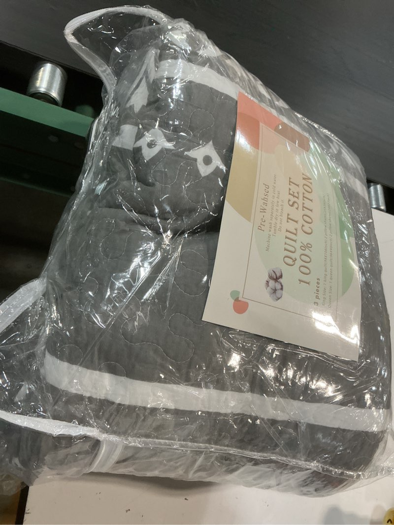 Condition photo showing Good Condition for quilt set queen size - 100% cotton bohemian bedspread with striped print, lightweight quilted coverlet bedding, all season 3-pieces(grey and white) boho/light grey/white queen(90" x 98")
