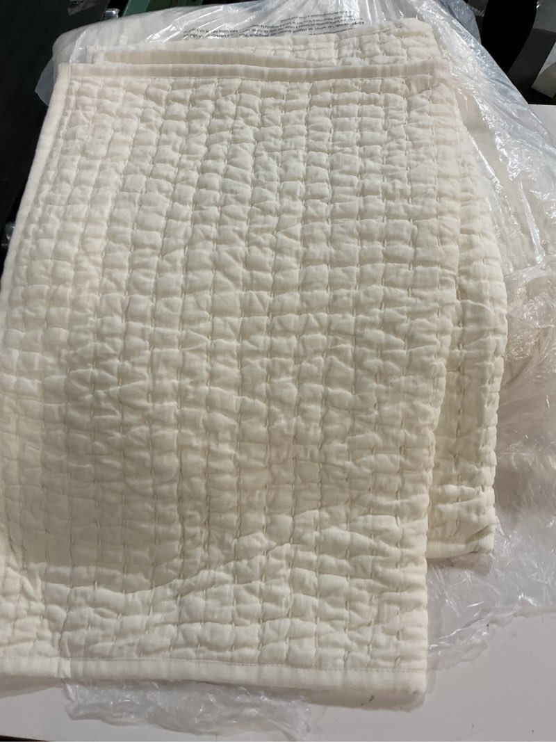 Condition photo showing As Is for european linen cotton stitch quilt size queen 3pcs