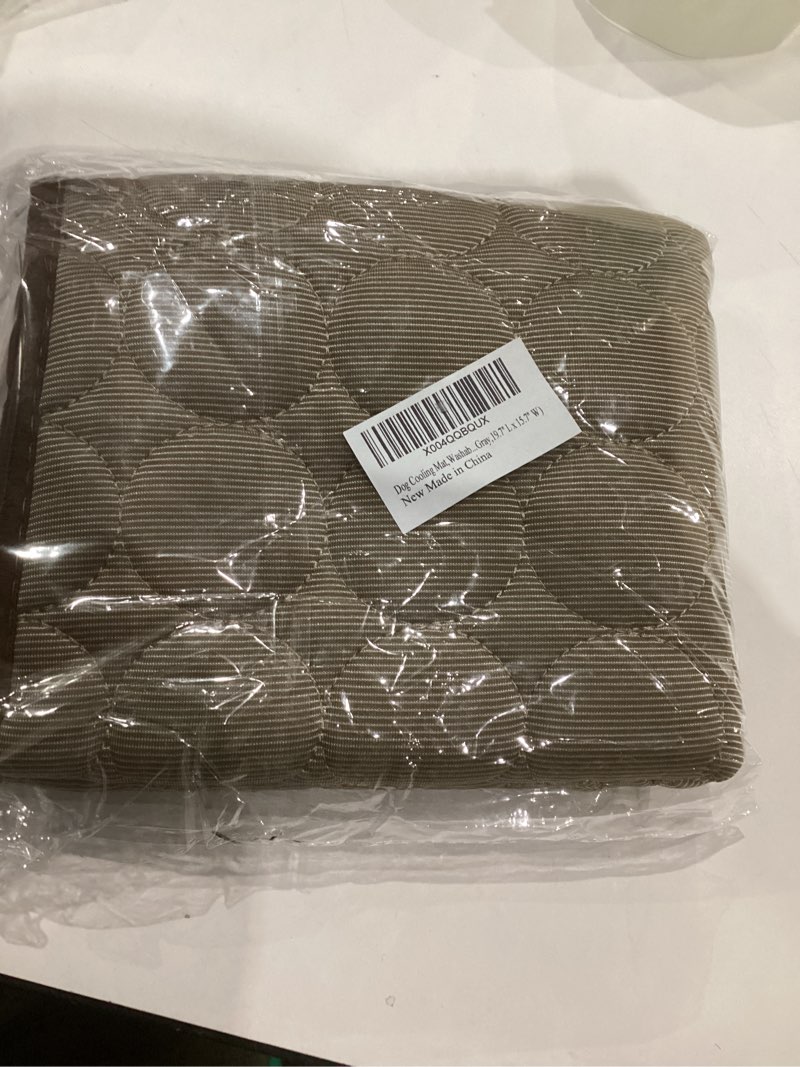 Condition photo showing New/Like New for Dog Cooling Mat(Blue,19.7" L x 15.7" W) S:19.7*15.7in Blue