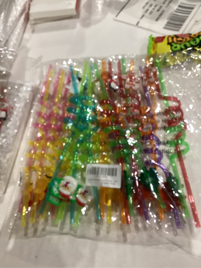 Condition photo showing Good Condition for 24PCS Christmas Reusable Drinking Straws, Snowman Penguin Reindeer Jingle Bell Gingerbread Man Pattern Party Favors Goodie Gifts for Kids Holiday Party Supplies Christmas - 24pcs