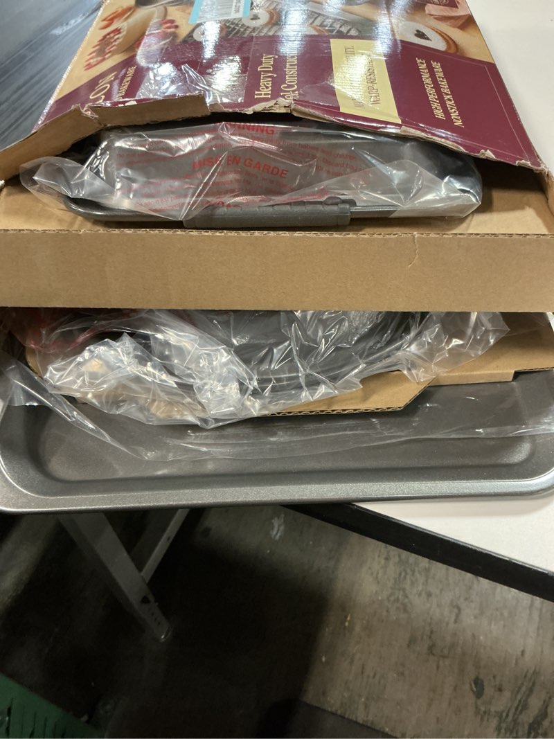 Condition photo showing New/Like New for Anolon Advanced Nonstick Bakeware Set / Baking Pans with Grips - 5 Piece, Gray,57327