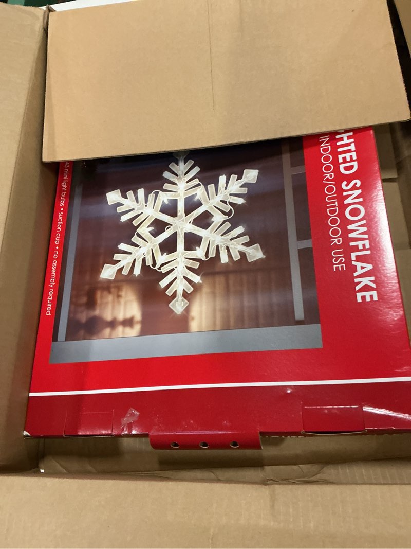 Condition photo showing Good Condition for Christmas Lighted Window Decoration, Snowflake (94999D)