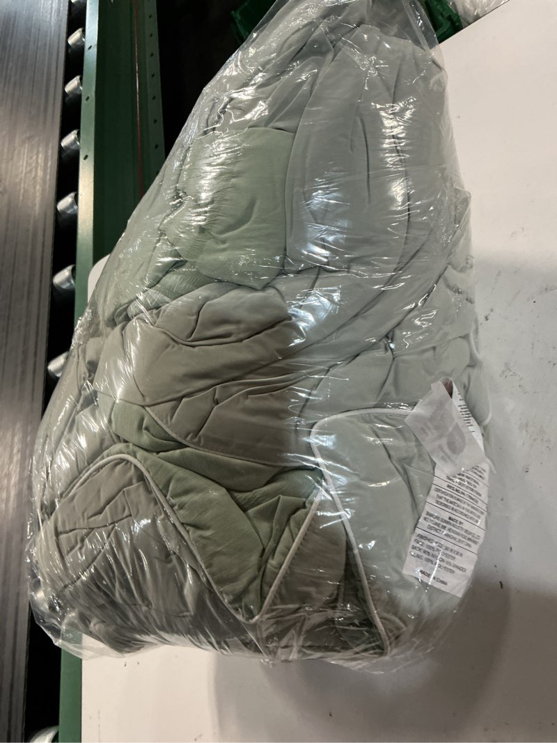 Condition photo showing As Is for cozy bliss seersucker cooling comforter twin size, q-max 0.45 reversible lightweight cooling blanket, breathable silk smooth summer bedding quilt for hot sleepers night sweats cold blue cold blue twin xl (68''x90'')