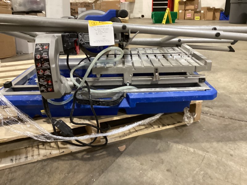 Condition photo showing Good Condition for Kobalt Folding Head 9 -Amp 7-in -Blade Sliding Table Tile Saw with Stand