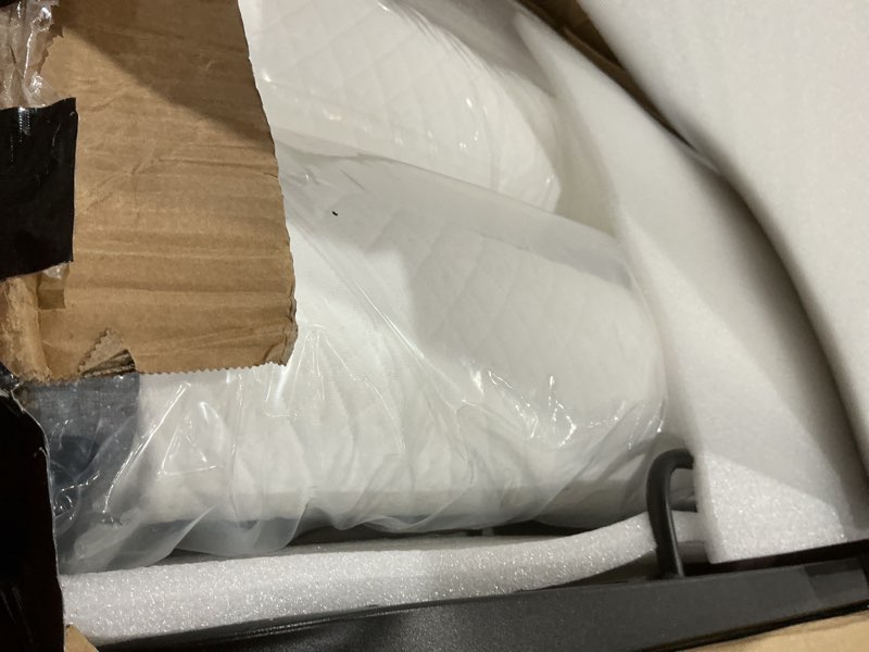 Condition photo showing Good Condition for vevor 31 in x 75 in folding bed with 5 in mattress, twin size, white, metal frame & memory foam mattress, portable rollaway bed, 300 lbs weight capacity, adult, guest 31" x 75" 5" thick