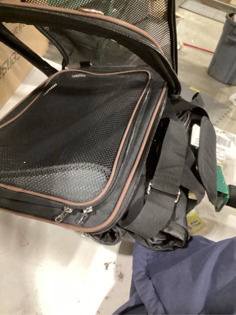 Condition photo showing Good Condition for Henkelion Cat Carriers Dog Carrier Pet Carrier For Small / Medium Cats Dogs Puppies (Up To 15lbs), TSA Airline Approved Small Dog Carrier Soft Sided, Collapsible Waterproof Travel Puppy Carrier - Grey 17.0"L x 11.0"W x 11.0"H Grey