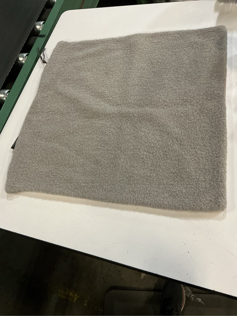 Condition photo showing Good Condition for quince alpaca boucle pillow cover 20x20 color heather oatmeal