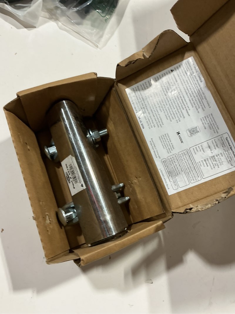 Condition photo showing Good Condition for eastman 6 inch pipe repair clamp, 3/4 inch ips connection, stainless steel, 45190 3/4 in.