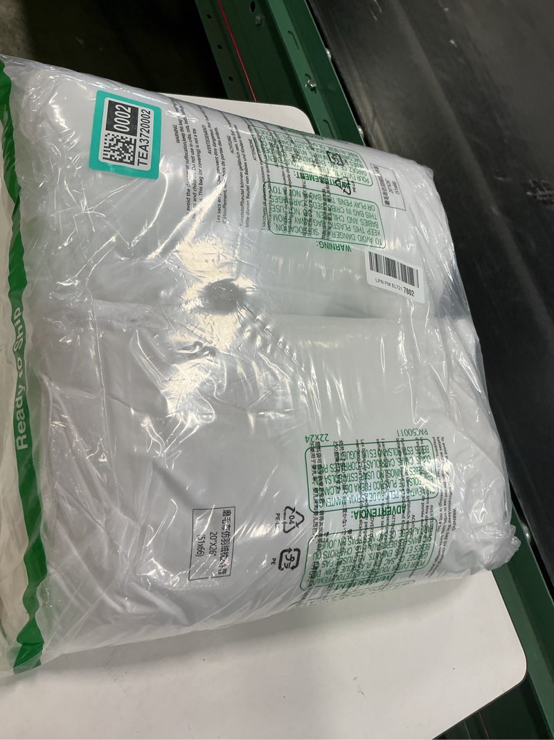 Condition photo showing Good Condition for Amazon Basics Down Alternative Bed Pillows and Pillow Protector Case 2-Piece Set, 26 in x 20 in, Soft Density, Standard - Pack of 2, White Standard (2 Pillows + 2 Protectors) Soft