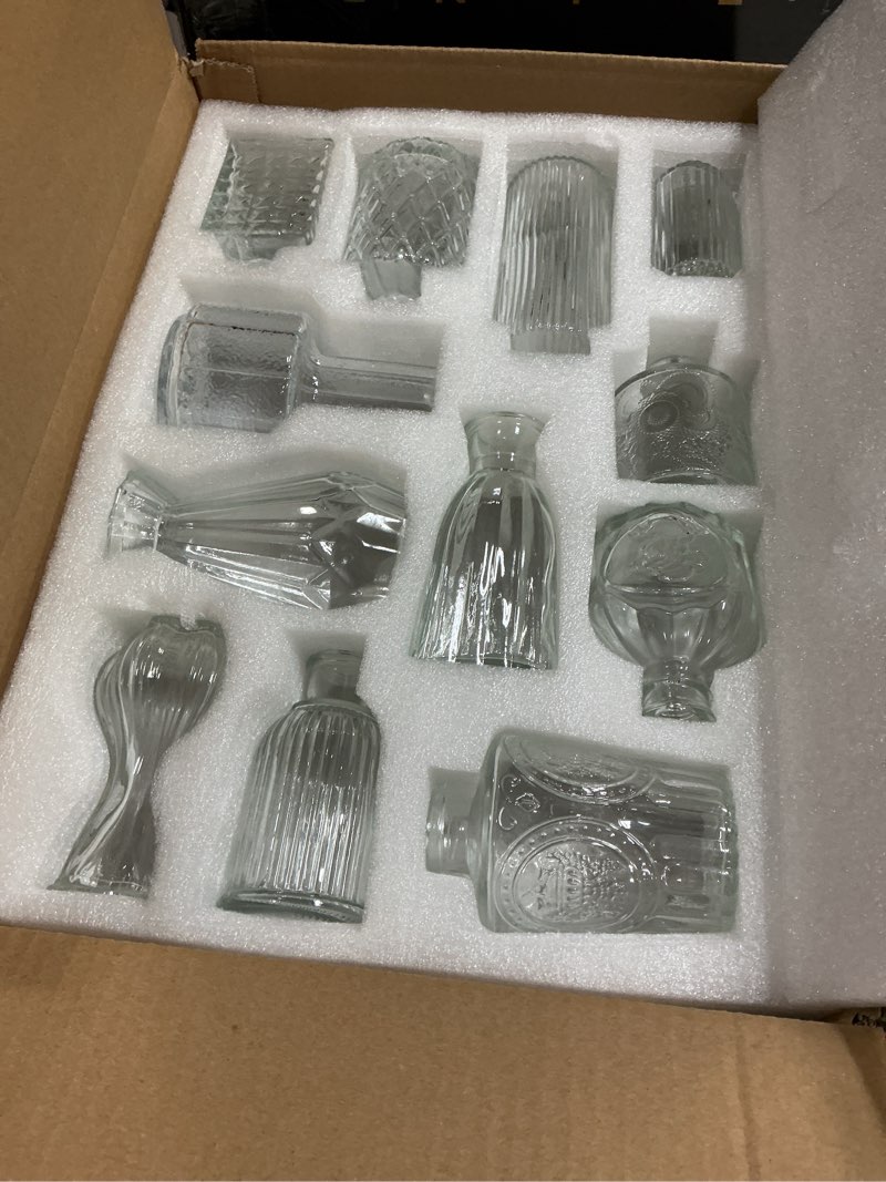 Condition photo showing New/Like New for Der Rose Glass Bud Vases Set of 12, Small Bud Vases for Flowers, Rustic Wedding Centerpieces and Home Decor 12 Clear